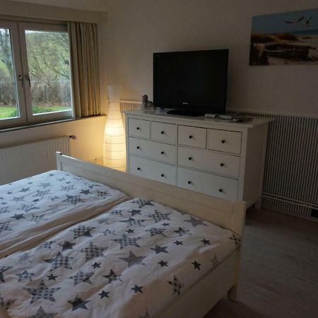 Ferienhaus "Achtern Diek" Villa บือซุม ภายนอก รูปภาพ
