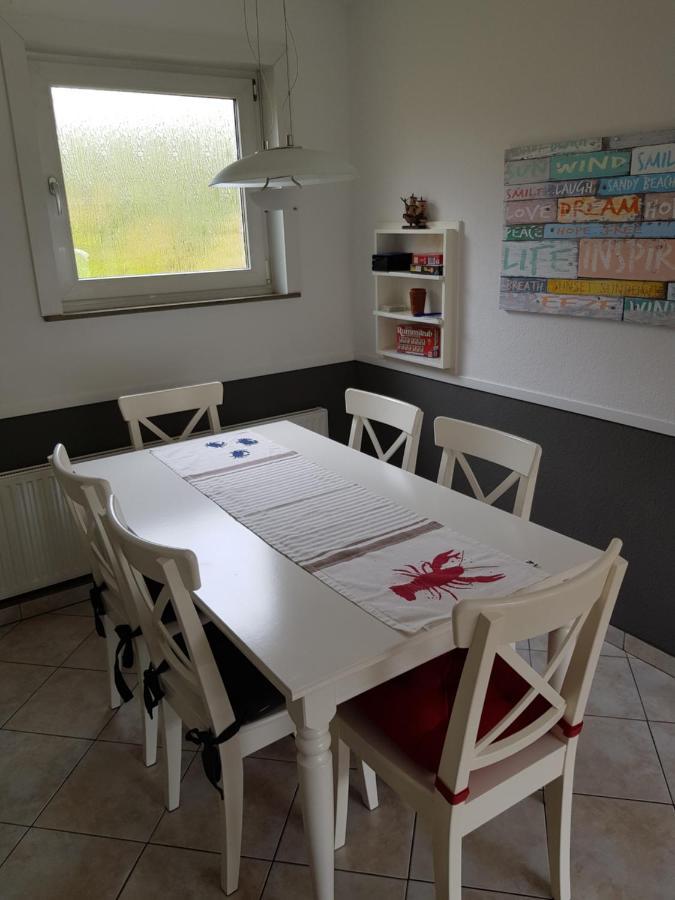 Ferienhaus "Achtern Diek" Villa บือซุม ภายนอก รูปภาพ