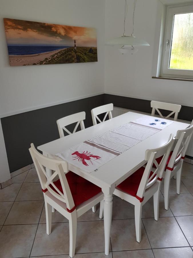 Ferienhaus "Achtern Diek" Villa บือซุม ภายนอก รูปภาพ