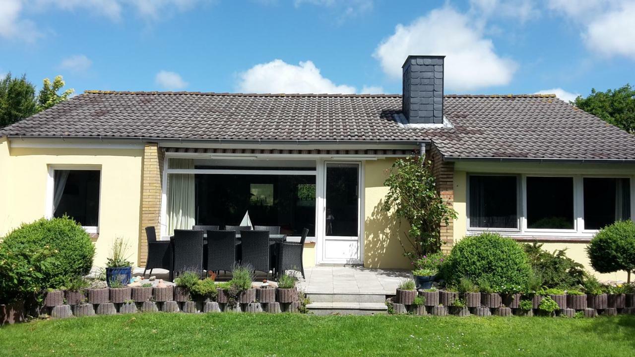 Ferienhaus "Achtern Diek" Villa บือซุม ภายนอก รูปภาพ